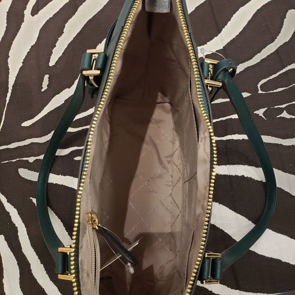 Michael Kors Charlotte Large Tote - Picture 7 of 8